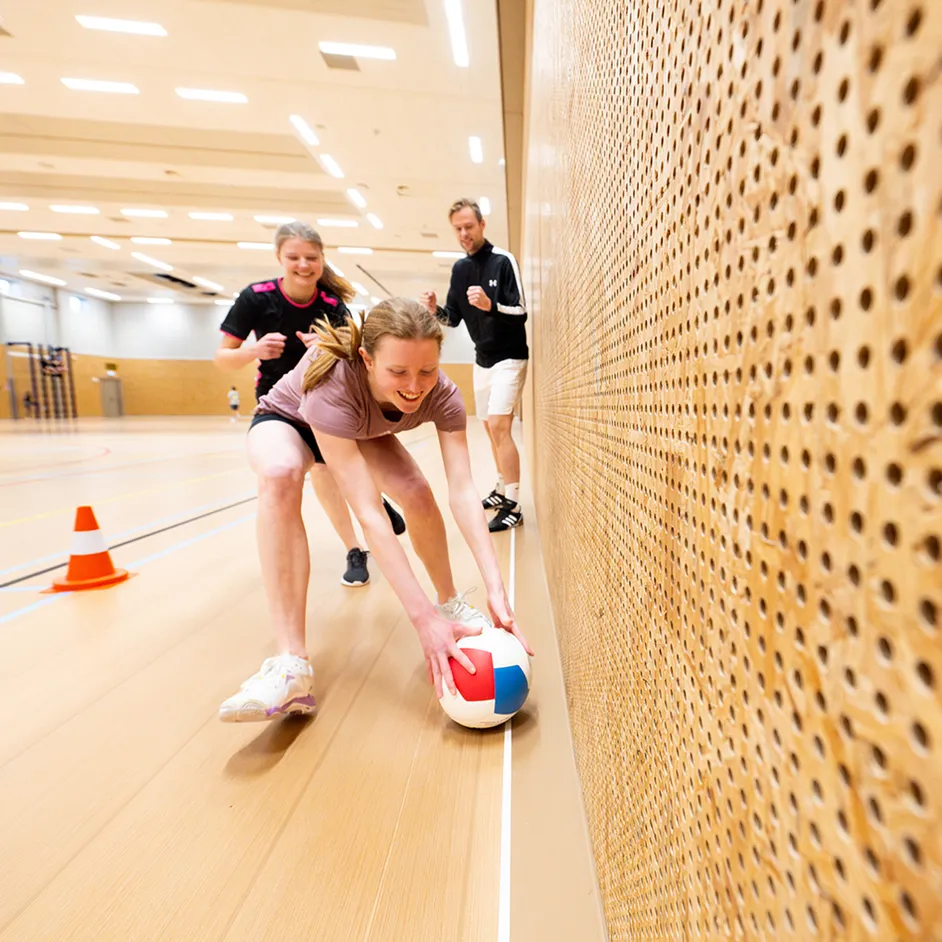 ICSadviseurs kinderen in gymzaal